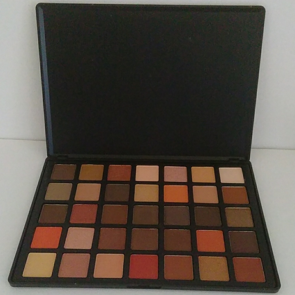 Best Eyeshadow Palette Ruby from Beauty Creations